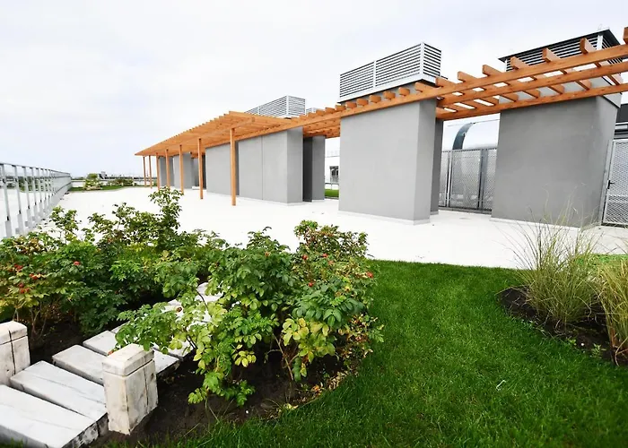 El Rojo Z Garazem Kolobrzeg