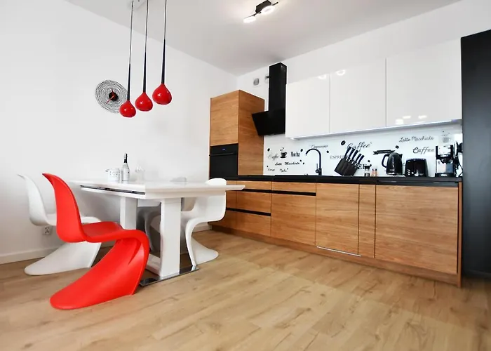 El Rojo Z Garazem Kolobrzeg