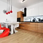 El Rojo Z Garazem Kolobrzeg