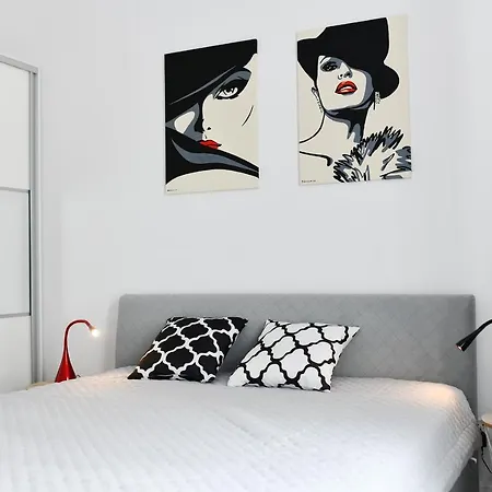 El Rojo Z Garażem Kołobrzeg