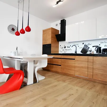 El Rojo Z Garażem Kołobrzeg