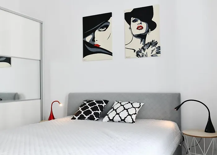 El Rojo Z Garażem Kołobrzeg